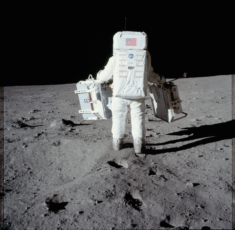 Illustration for article titled NASA Just Released 8,400+ Incredible High-Res Images From The Apollo Program